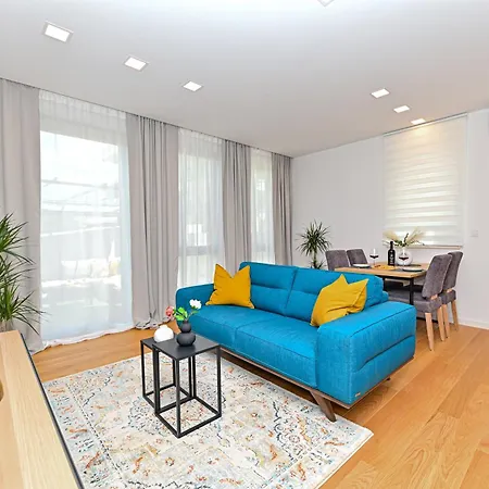 Luxury With Private Garden Zadar