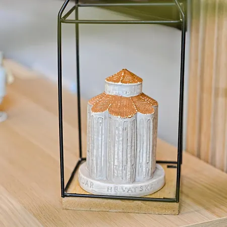 Luxury With Private Garden Apartment *