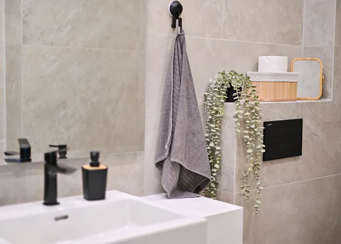 Luxury With Private Garden Διαμέρισμα