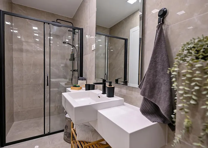 Luxury With Private Garden Ζαντάρ